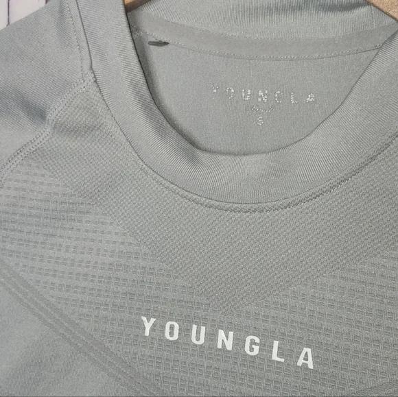 YoungLa 465 Superhero Compression Grey Tee - Picture 4 of 4